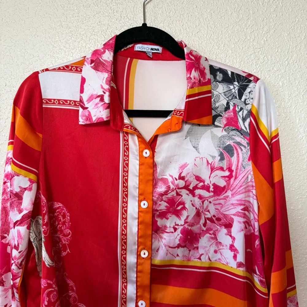 Fashion Nova Red & Cream Printed Silky Button Down Blouse Medium - Picture 2 of 9